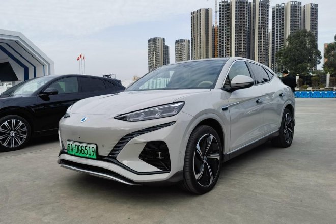 Self-research is the foundation of technology. Experience BYD's intelligent technology.