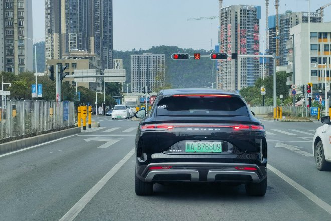 Self-research is the foundation of technology. Experience BYD's intelligent technology.